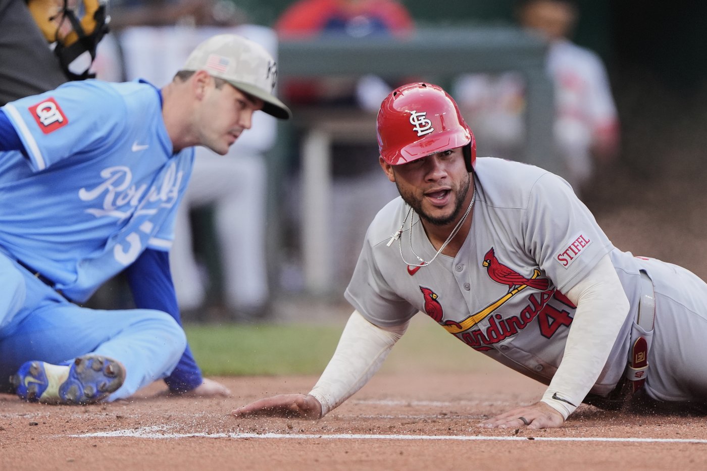Contreras sidelined for Cardinals' game against Diamondbacks due to back spasms | iNFOnews.ca