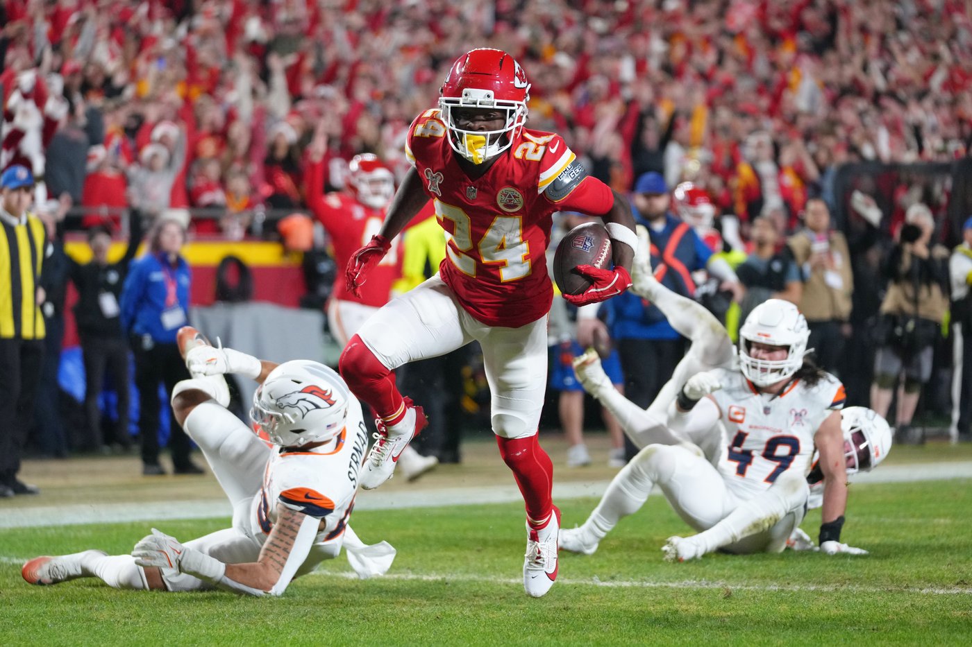 Nix's late TD pass and stand by Broncos defense finishes off 20-13 win over Chiefs | iNFOnews.ca Nix's late TD pass and stand by Broncos defense finishes off 20-13 win over Chiefs | iNFOnews.ca