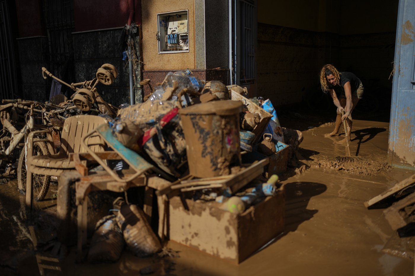 Flood survivors say regional Spanish officials waited too long to warn them of the danger | iNFOnews.ca Flood survivors say regional Spanish officials waited too long to warn them of the danger | iNFOnews.ca