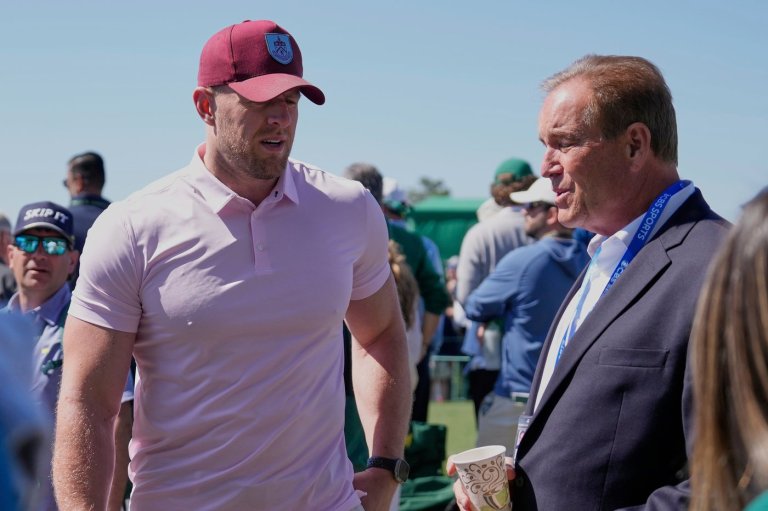 JJ Watt signs a multi-year deal to stay as CBS' lead NFL analyst | iNFOnews.ca