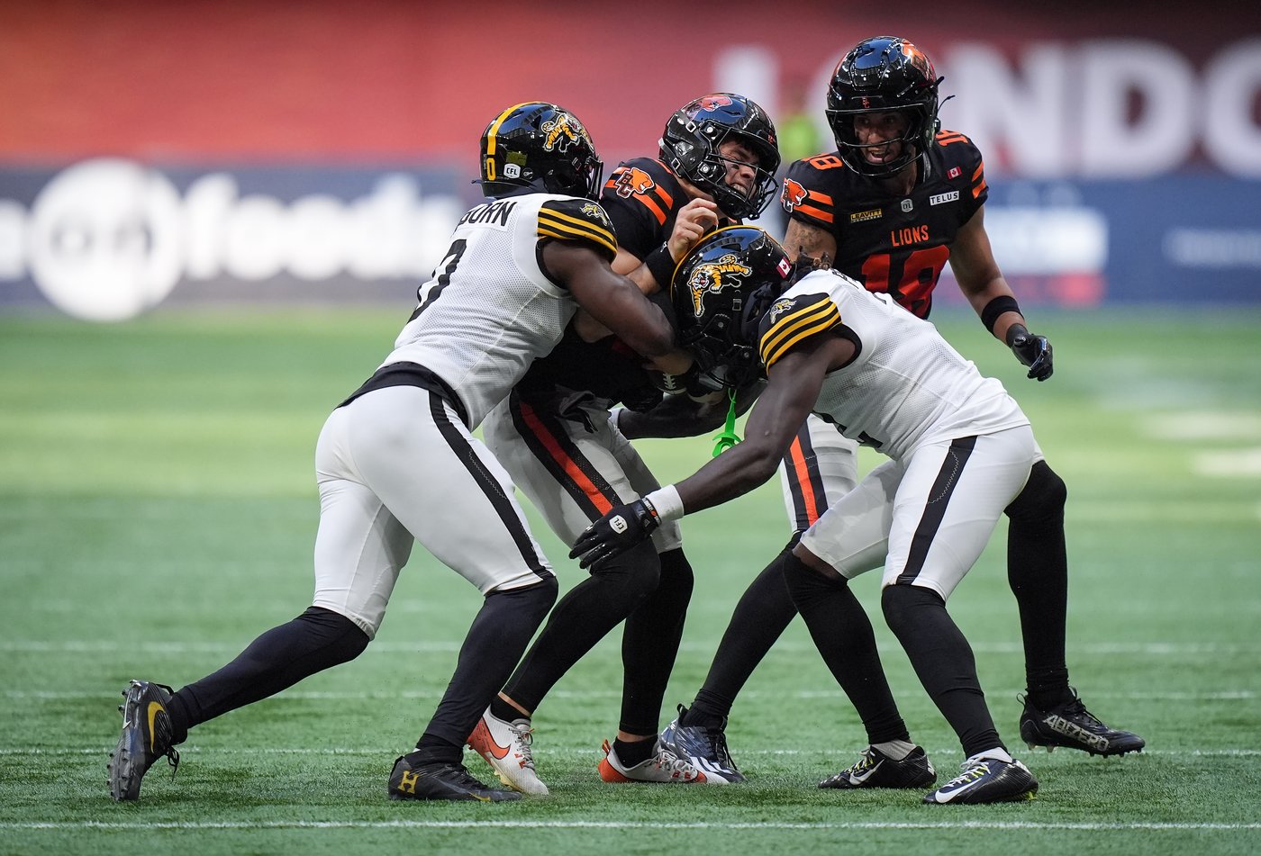 All-star defensive back Jamal Peters re-signs with Tiger-Cats for two years | iNFOnews.ca