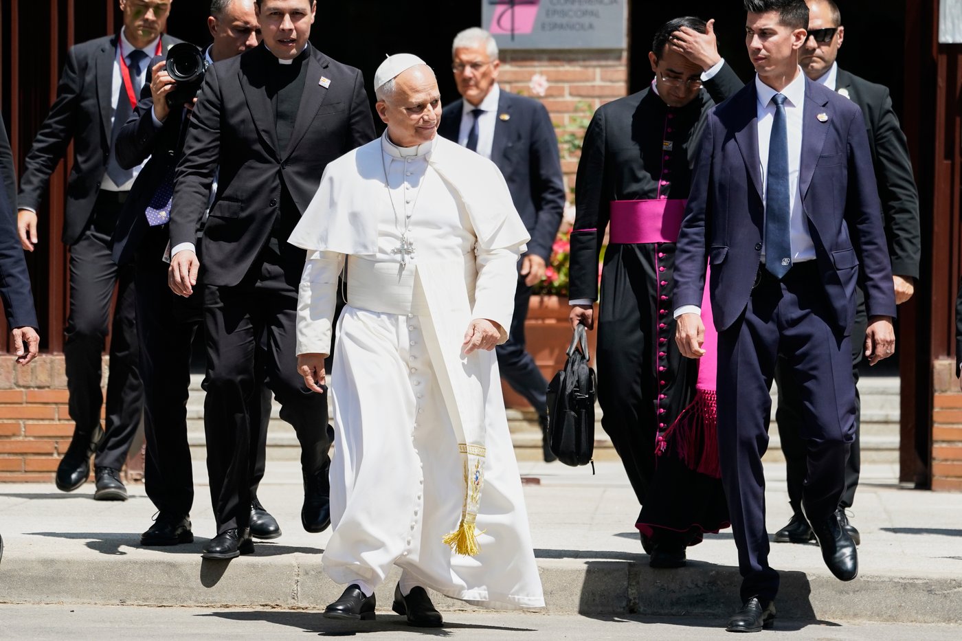 Pope meets with 6 clergy abuse survivors in Spain, hopes to improve response | iNFOnews.ca