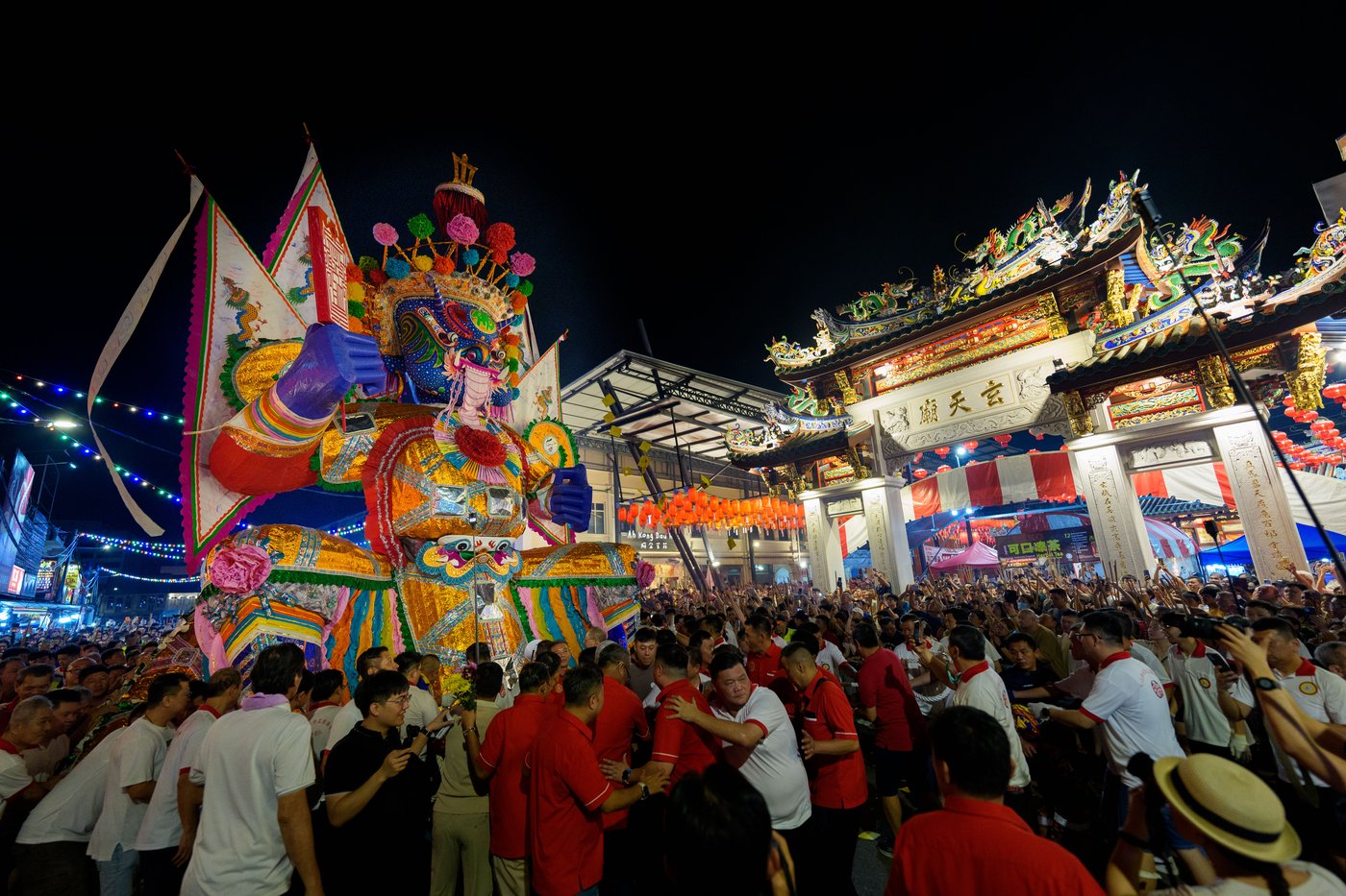 The living care for ancestors and wandering spirits at Malaysia's Hungry Ghost Festival | iNFOnews.ca The living care for ancestors and wandering spirits at Malaysia's Hungry Ghost Festival | iNFOnews.ca
