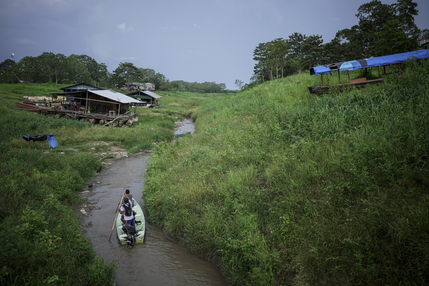 In Colombia, Amazon River's extreme drought falls hard on Indigenous communities | iNFOnews.ca