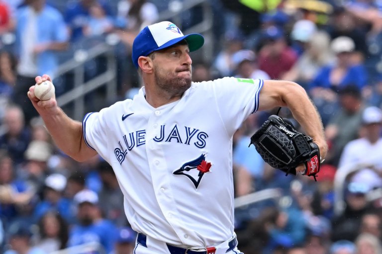 Scherzer strikes out 10 as Blue Jays cruise past Mariners 7-0 to complete sweep | iNFOnews.ca