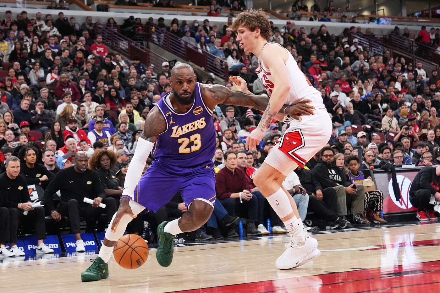 Luka Doncic scores 46 points as the Lakers beat the Bulls 129-118 | iNFOnews.ca