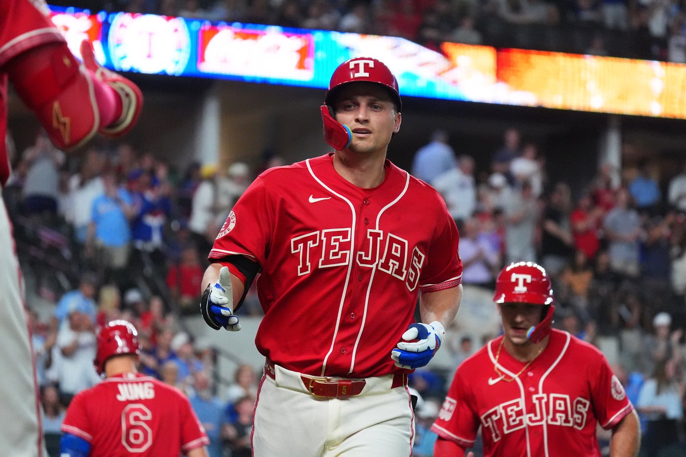 Corey Seager hits a 2-run homer in his Rangers return, snapping an 0-for-29 skid | iNFOnews.ca