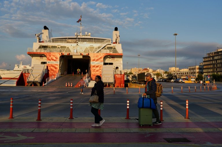 Greece general strike disrupts services across the country | iNFOnews.ca