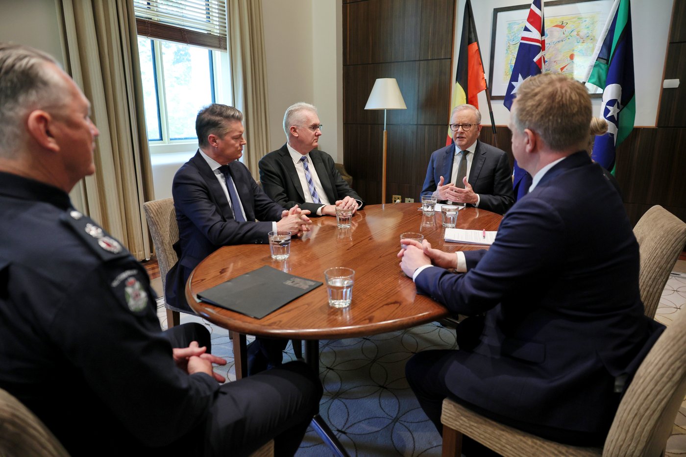 Driver accused of intentionally driving into Australian lawmaker was not a known threat, police say | iNFOnews.ca Driver accused of intentionally driving into Australian lawmaker was not a known threat, police say | iNFOnews.ca