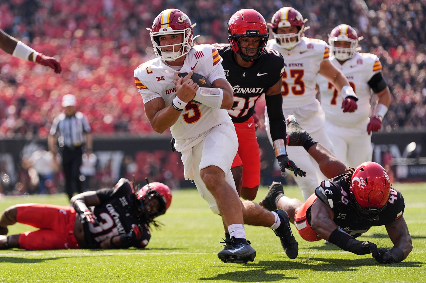 Cincinnati uses fast start to take down No. 14 Iowa State 38-30 | iNFOnews.ca Cincinnati uses fast start to take down No. 14 Iowa State 38-30 | iNFOnews.ca