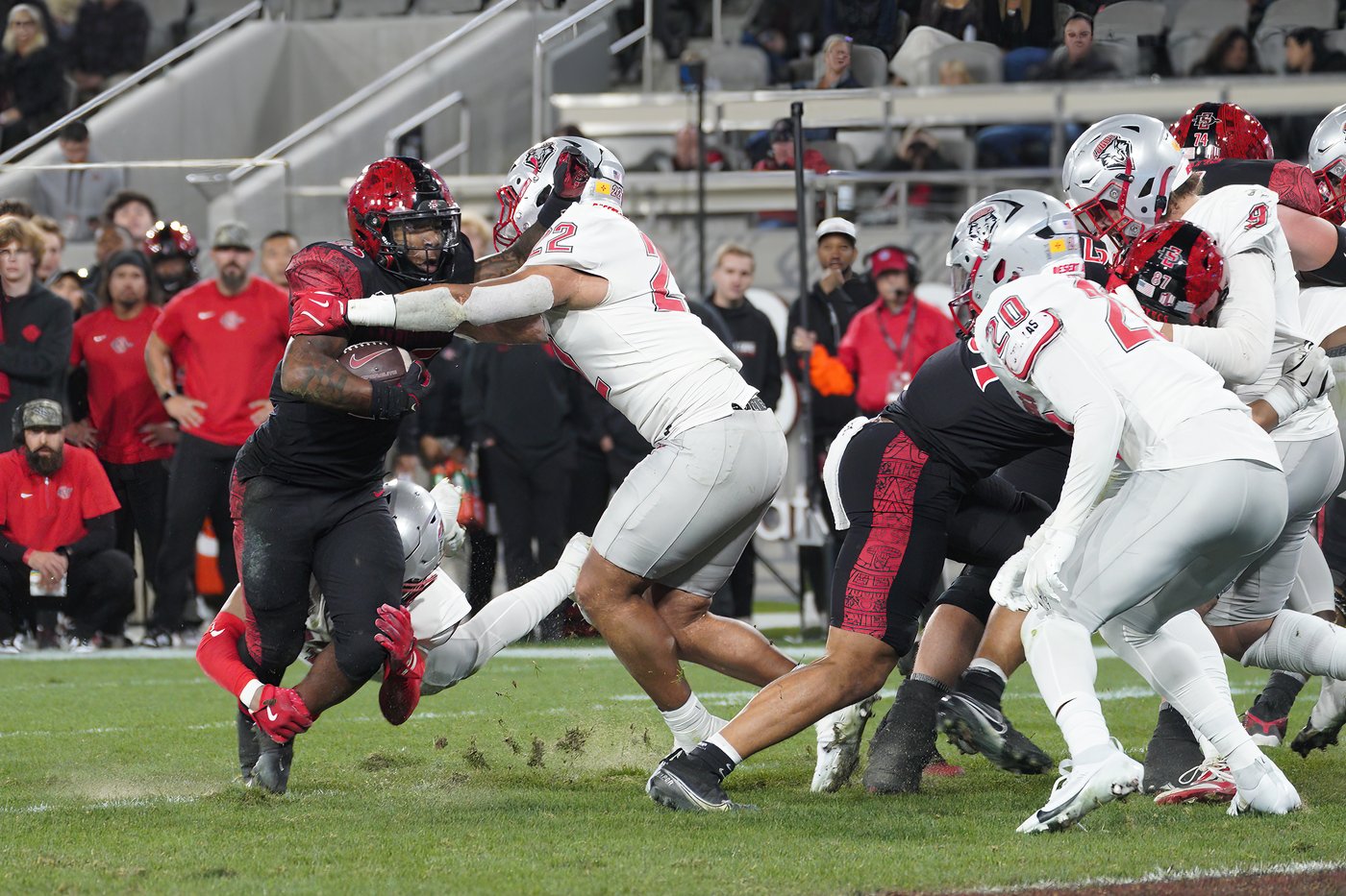 Eli Sanders, Devon Dampier lead New Mexico to 21-16 victory over San Diego State | iNFOnews.ca