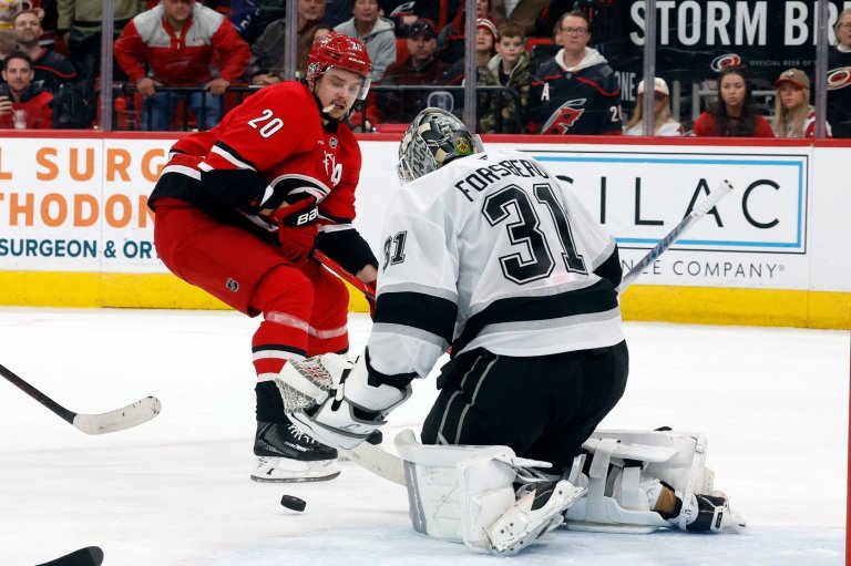 Aho's overtime goal lifts Hurricanes to 3-2 win over Kings | iNFOnews.ca