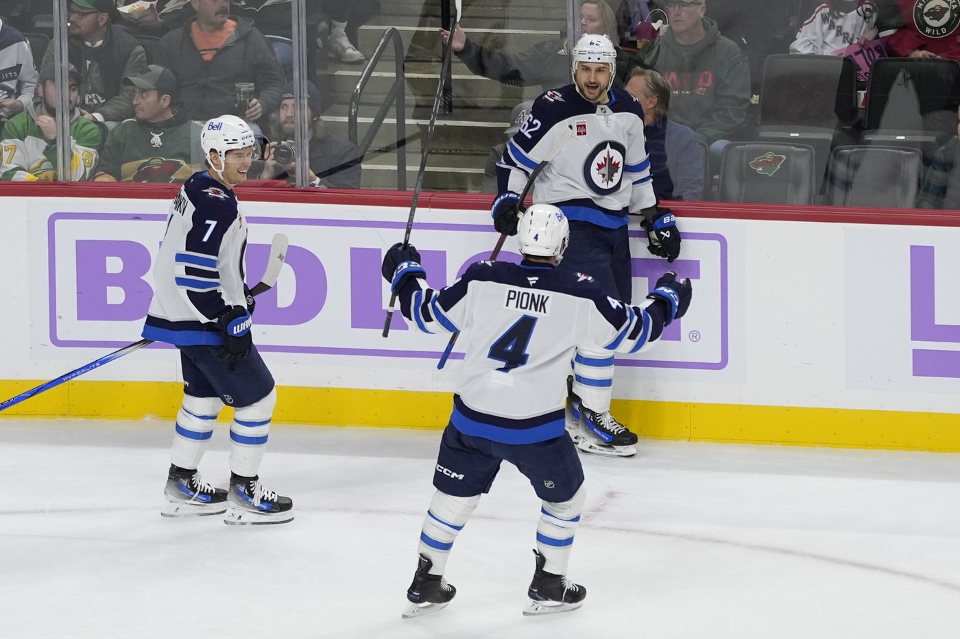 Hellebuyck makes 43 saves, Iafallo scores twice to give Jets 4-1 win over Wild | iNFOnews.ca