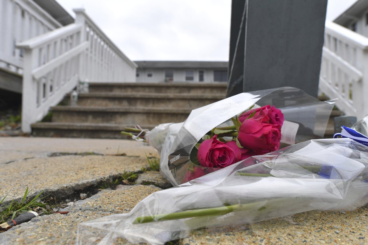 Flames tear through assisted-living facility in Massachusetts, killing 9 and trapping residents | iNFOnews.ca