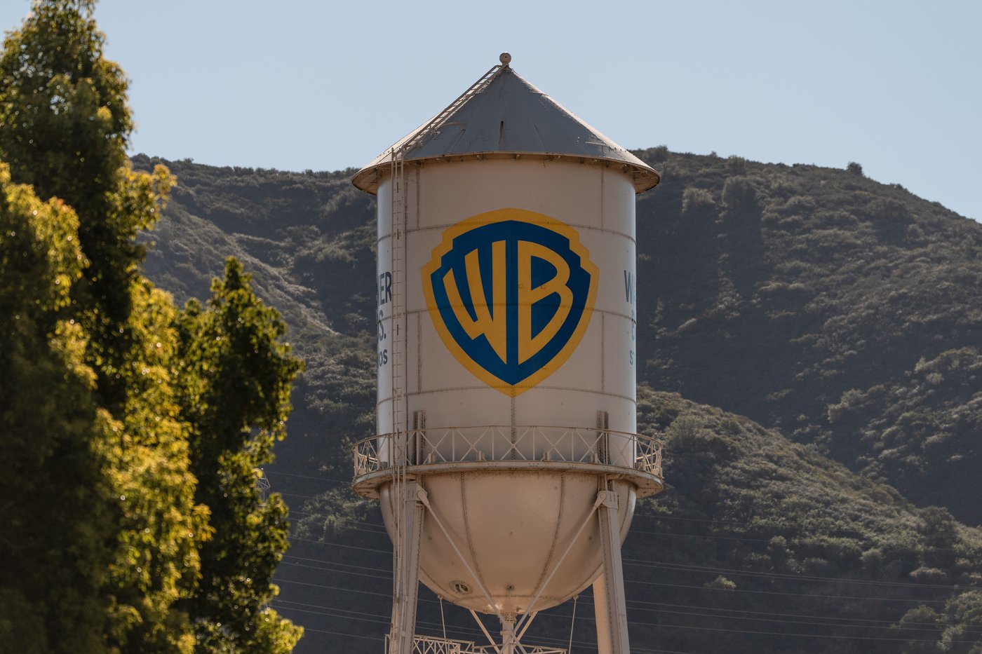 Paramount sweetens offer to Warner Bros shareholders in hostile takeover fight | iNFOnews.ca