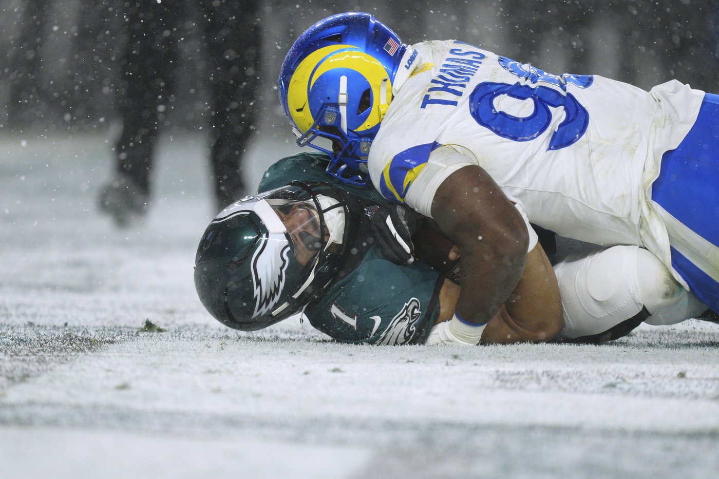 Barkley runs for 78- and 62-yard TDs in the snow and Eagles top Rams 28-22 to head to NFC title game | iNFOnews.ca Barkley runs for 78- and 62-yard TDs in the snow and Eagles top Rams 28-22 to head to NFC title game | iNFOnews.ca