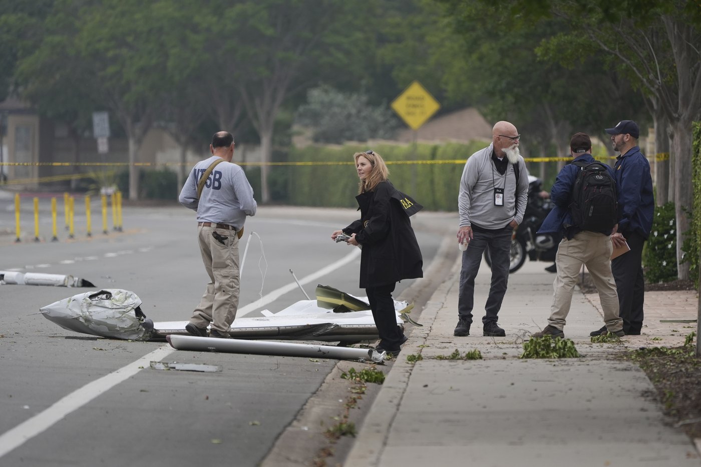Runway lights weren't working as pilot tried to land at foggy San Diego airport before fatal crash | iNFOnews.ca Runway lights weren't working as pilot tried to land at foggy San Diego airport before fatal crash | iNFOnews.ca