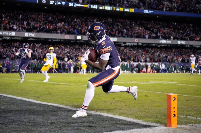 Caleb Williams rallies Bears from 18 points down for 31-27 playoff win over rival Packers | iNFOnews.ca