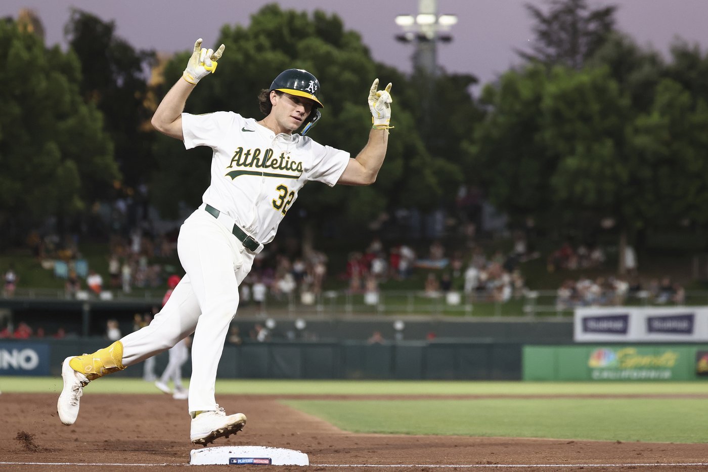 Athletics hit three home runs in 10-3 win over Angels | iNFOnews.ca