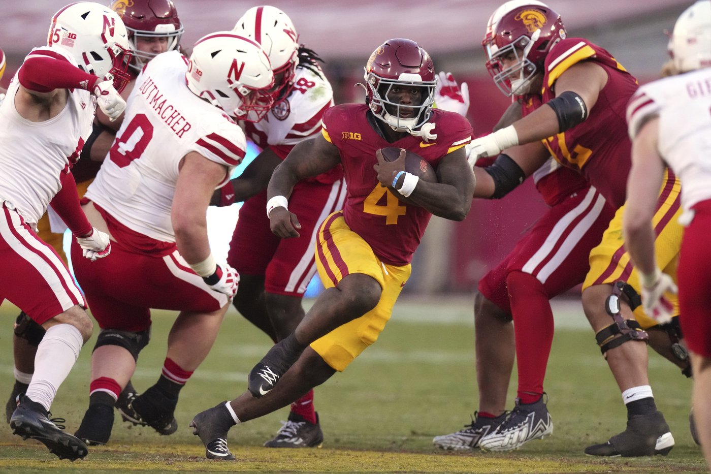 USC-UCLA rivalry game will give Victory Bell winner power to salvage disappointing season | iNFOnews.ca USC-UCLA rivalry game will give Victory Bell winner power to salvage disappointing season | iNFOnews.ca