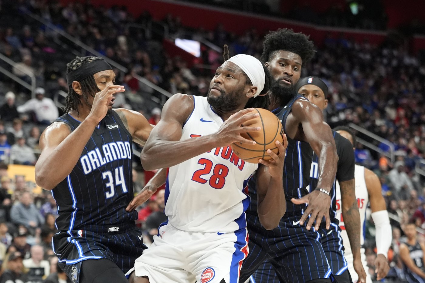 Jaden Ivey injures leg in 4th quarter in Pistons' victory over the Magic | iNFOnews.ca Jaden Ivey injures leg in 4th quarter in Pistons' victory over the Magic | iNFOnews.ca