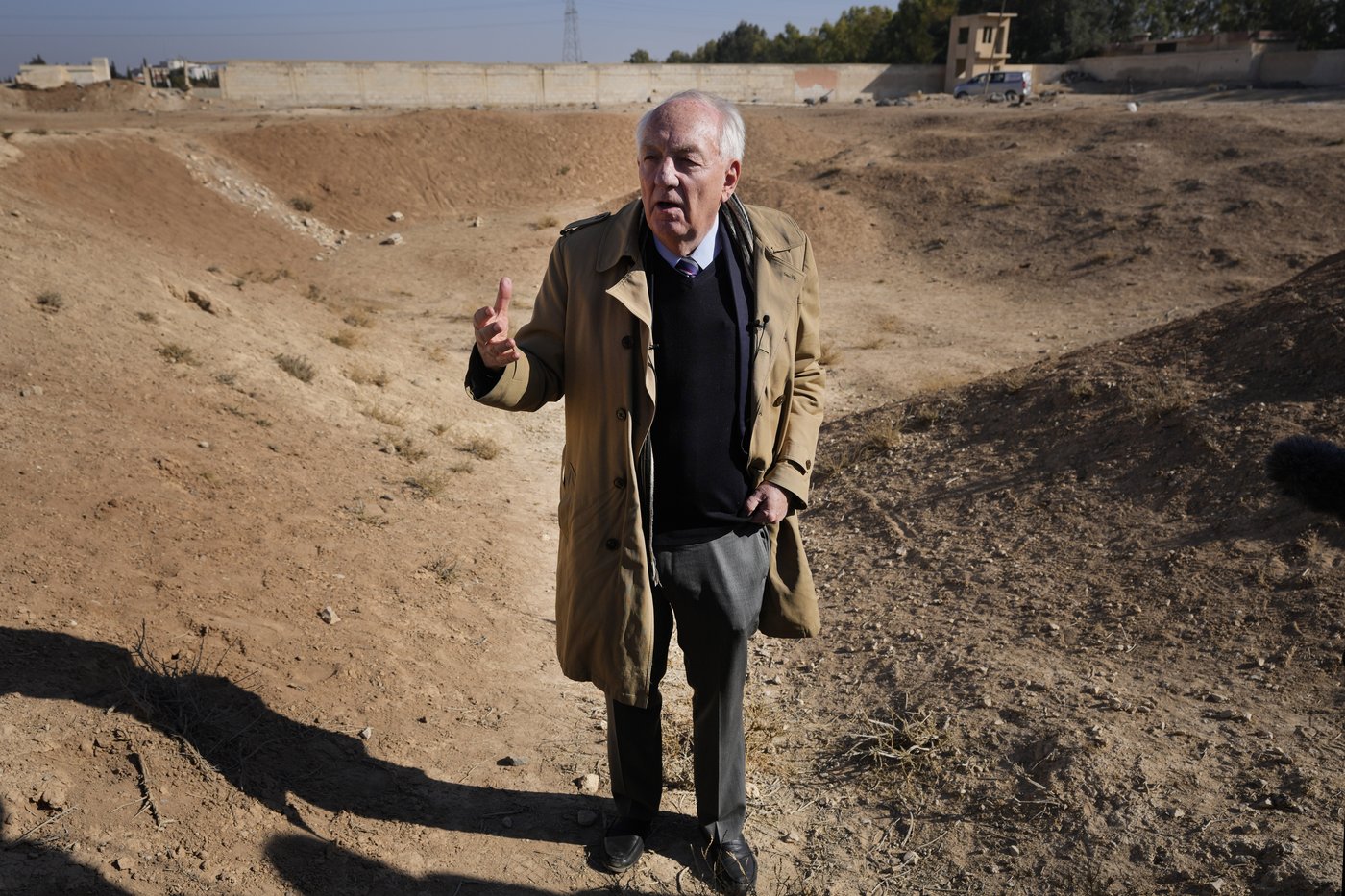 After Assad's fall, the task of unearthing the dead from Syria's mass graves is just beginning | iNFOnews.ca