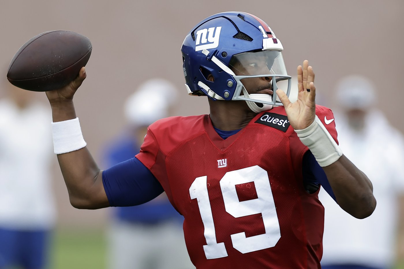 Jameis Winston listed 2nd, Jaxson Dart 3rd at QB on Giants' 1st unofficial depth chart | iNFOnews.ca