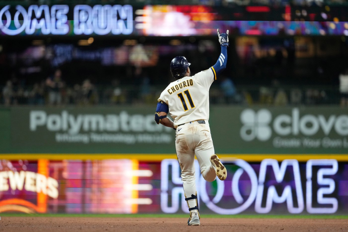 Lara's single in 10th gives Brewers 4-3 win over Cubs after Chourio's tying homer in 9th | iNFOnews.ca Lara's single in 10th gives Brewers 4-3 win over Cubs after Chourio's tying homer in 9th | iNFOnews.ca