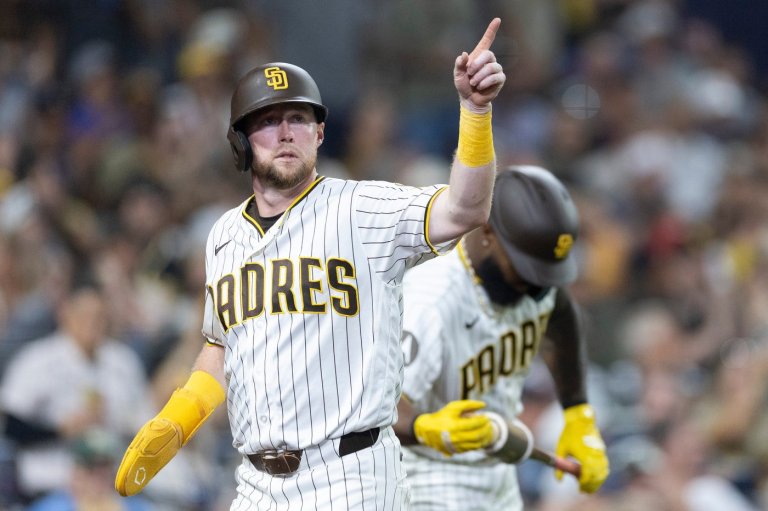 Padres rally behind Cronenworth, France in 7th inning to beat Twins 7-5 | iNFOnews.ca