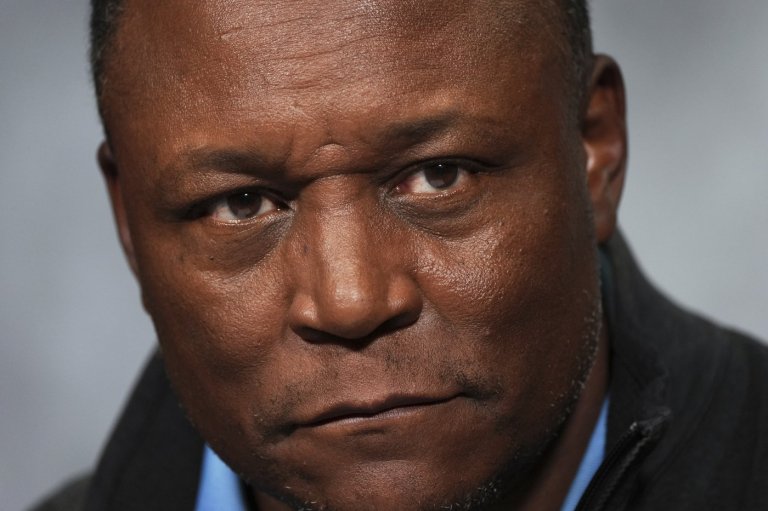 Barry Sanders advocates for people to know their cholesterol numbers a year after his heart attack | iNFOnews.ca
