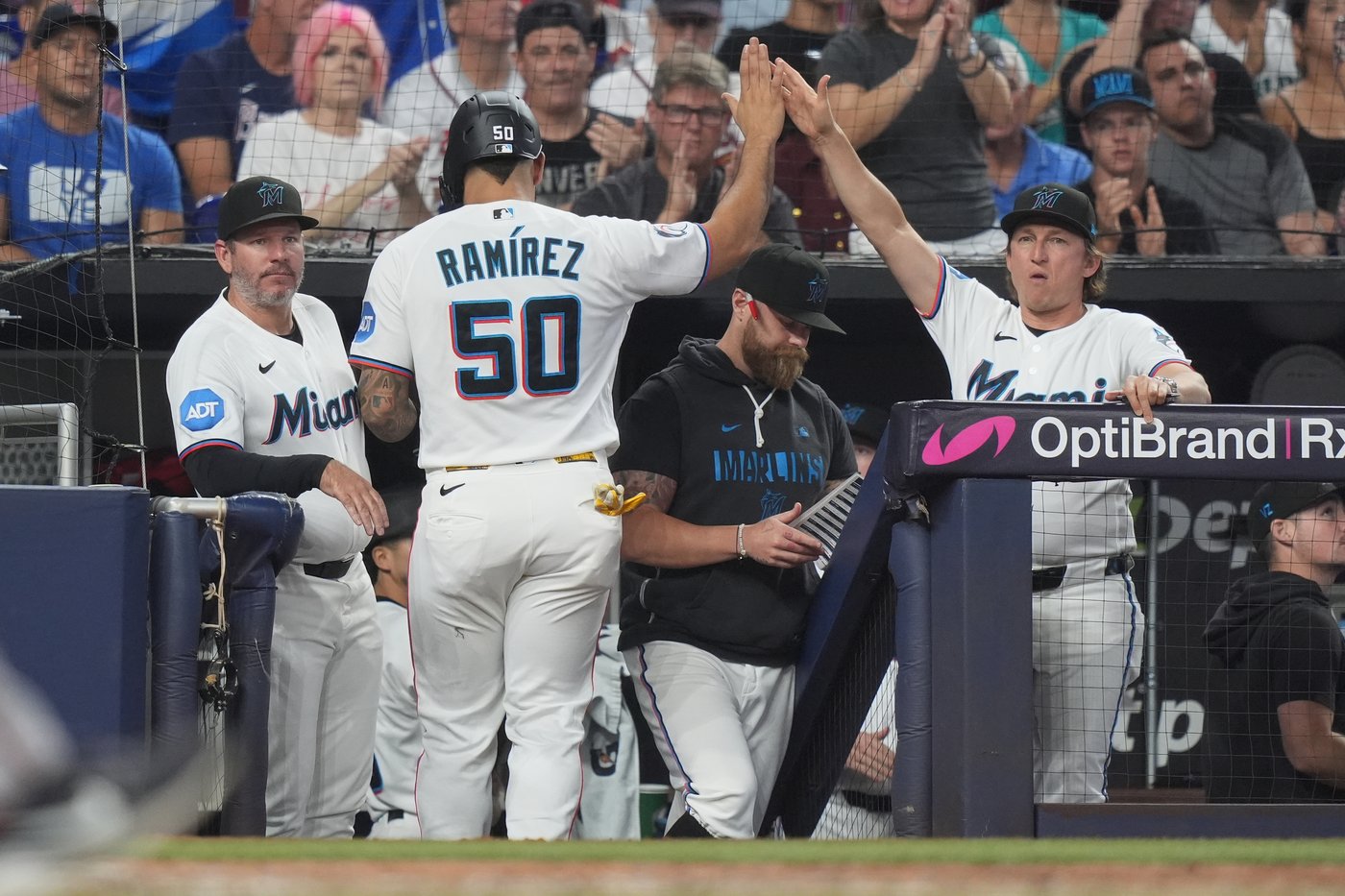 Harris' 4 hits lift Braves to 8-3 win, assures Marlins 15th losing season in 17 years | iNFOnews.ca