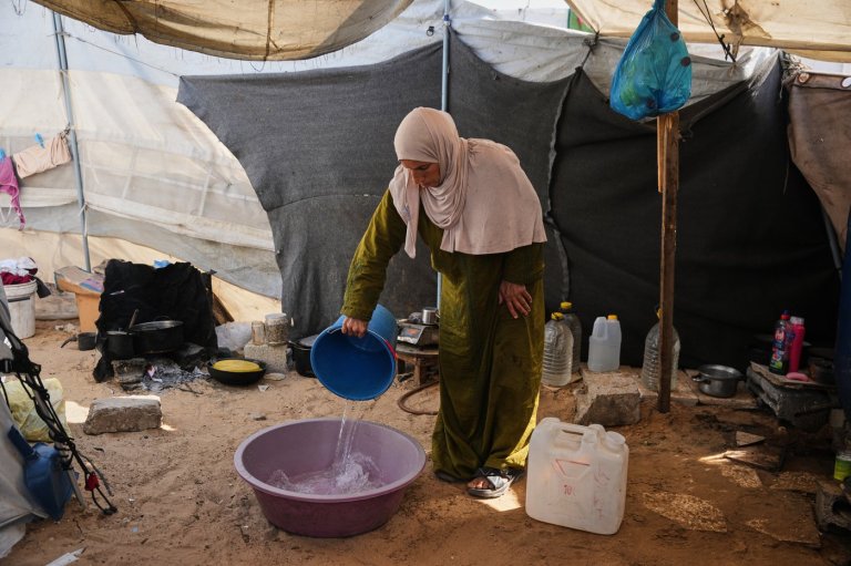 In Gaza, a desperate rush for water trucks persists more than 6 months after the ceasefire | iNFOnews.ca