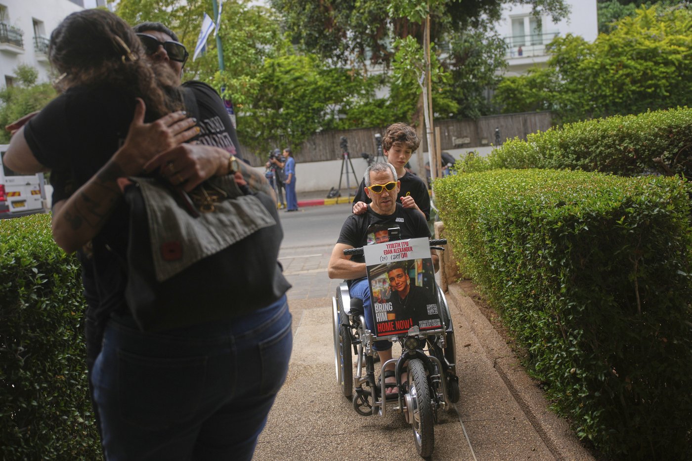 PHOTO COLLECTION: Hostage Edan Alexander released | iNFOnews.ca