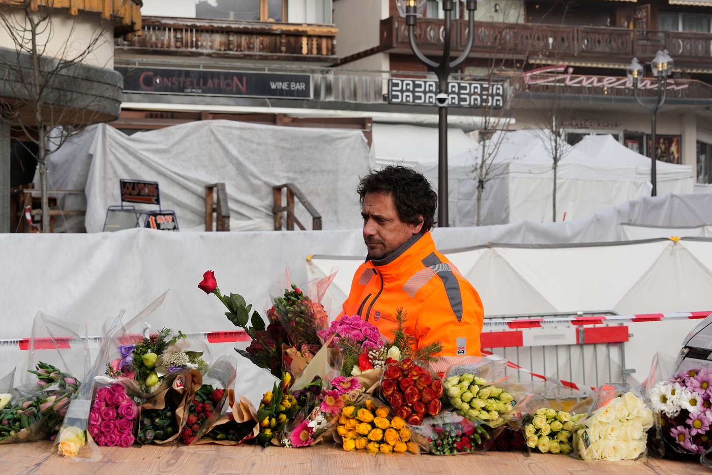 Investigation is opened into managers of Swiss bar where fire killed 40 | iNFOnews.ca Investigation is opened into managers of Swiss bar where fire killed 40 | iNFOnews.ca
