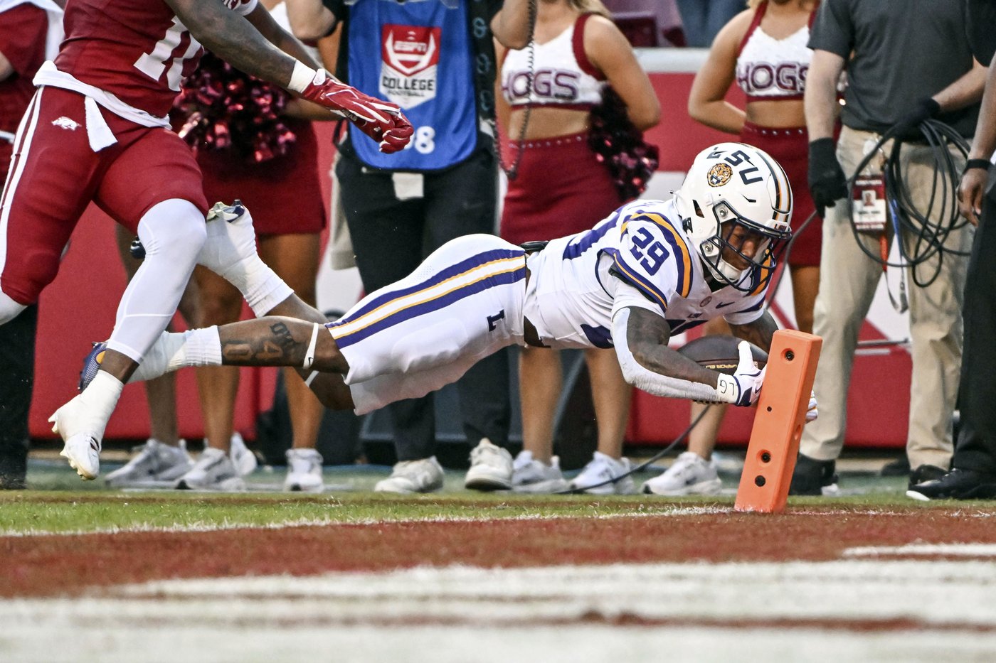 No. 8 LSU beats Arkansas 34-10 behind Durham's three touchdowns, Ramos' four field goals | iNFOnews.ca