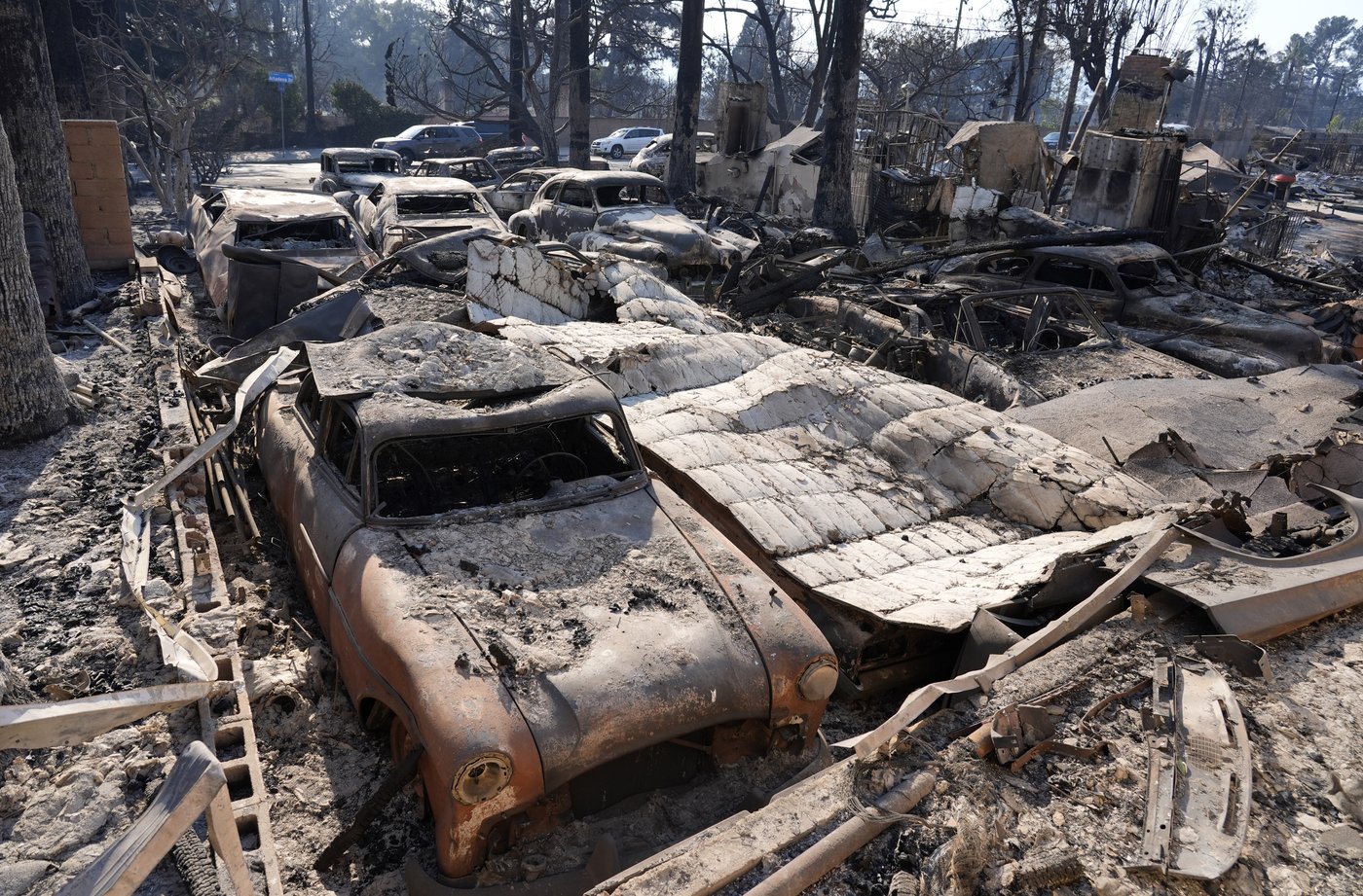 Are cars 'structures'? Here's a look at how damage is tallied in devastating Los Angeles wildfires | iNFOnews.ca