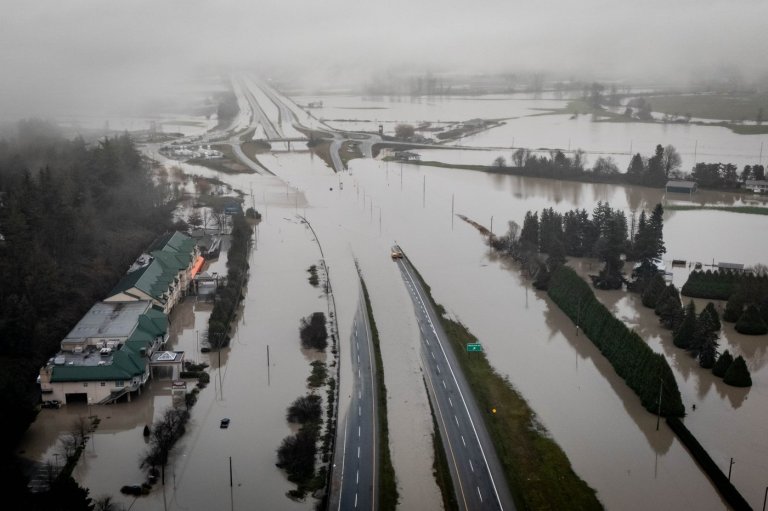 Highway 1 out of Abbotsford reopened in both directions after flood-related closure | iNFOnews.ca