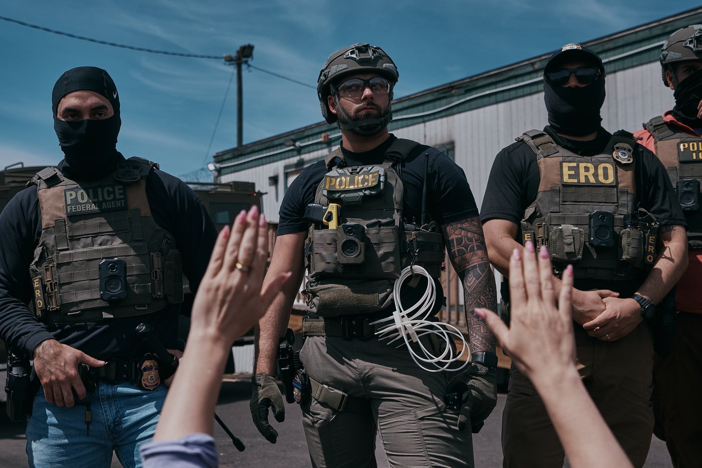 Photos show protestors and ICE agents clashing outside a New Jersey detention center | iNFOnews.ca