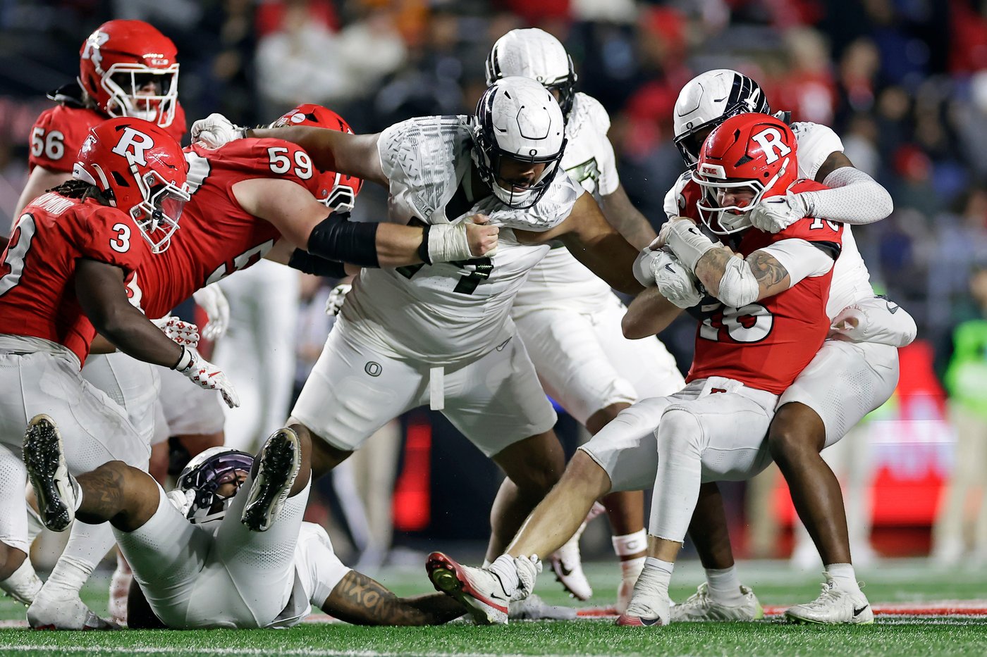 No. 8 Oregon follows first loss with 56-10 romp over Rutgers | iNFOnews.ca No. 8 Oregon follows first loss with 56-10 romp over Rutgers | iNFOnews.ca