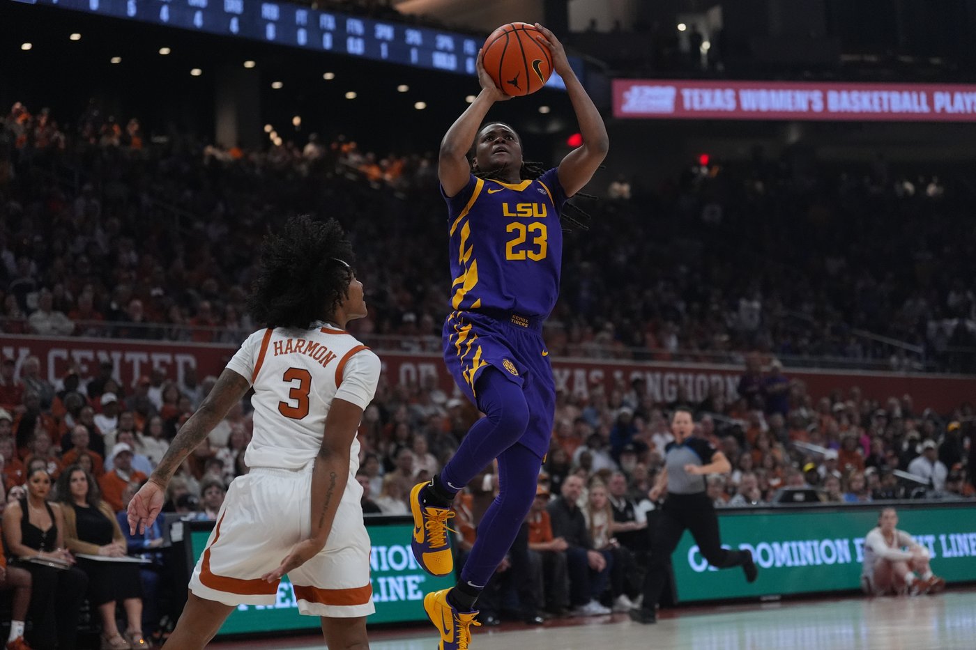 Booker and Crump push No. 4 Texas over No. 5 LSU 77-64 as Longhorns run home win streak to 39 | iNFOnews.ca
