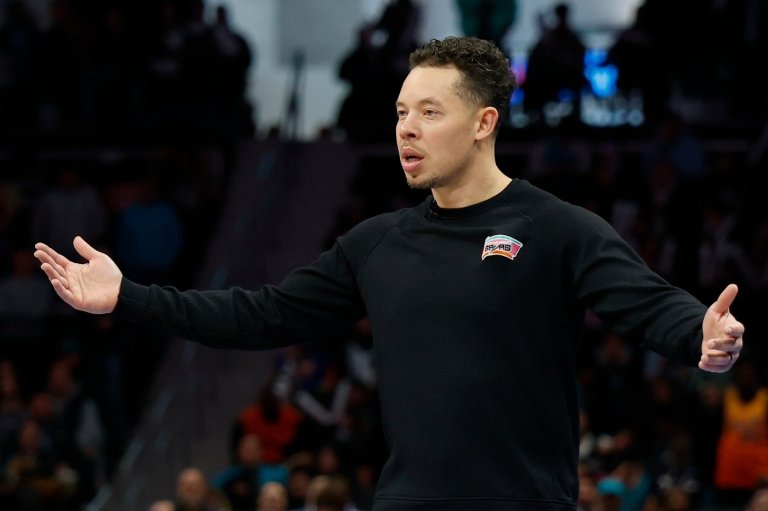 Snowstorm grounds Spurs, forces a later start for San Antonio's home game Sunday against Magic | iNFOnews.ca