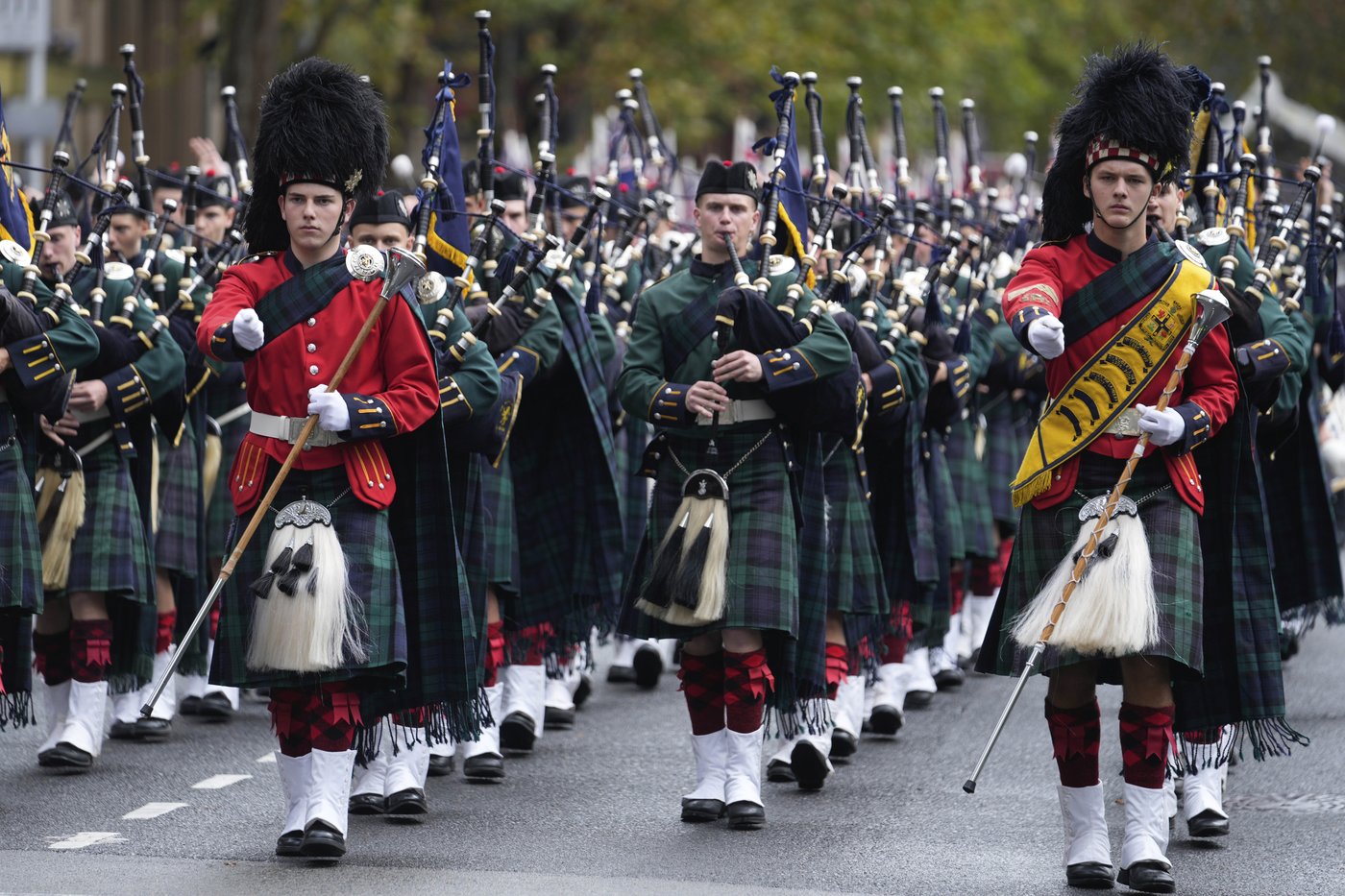 Australians and New Zealanders commemorate war dead on Anzac Day | iNFOnews.ca