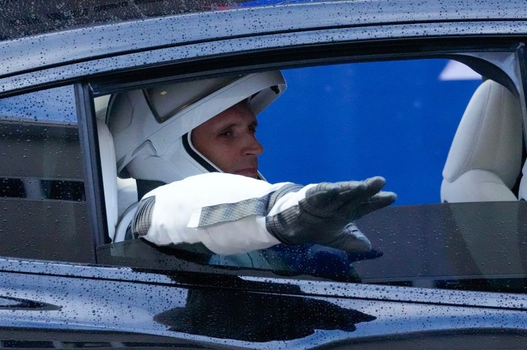 Canadian astronaut Joshua Kutryk says seeing Earth during spacewalk 'changed' him | iNFOnews.ca