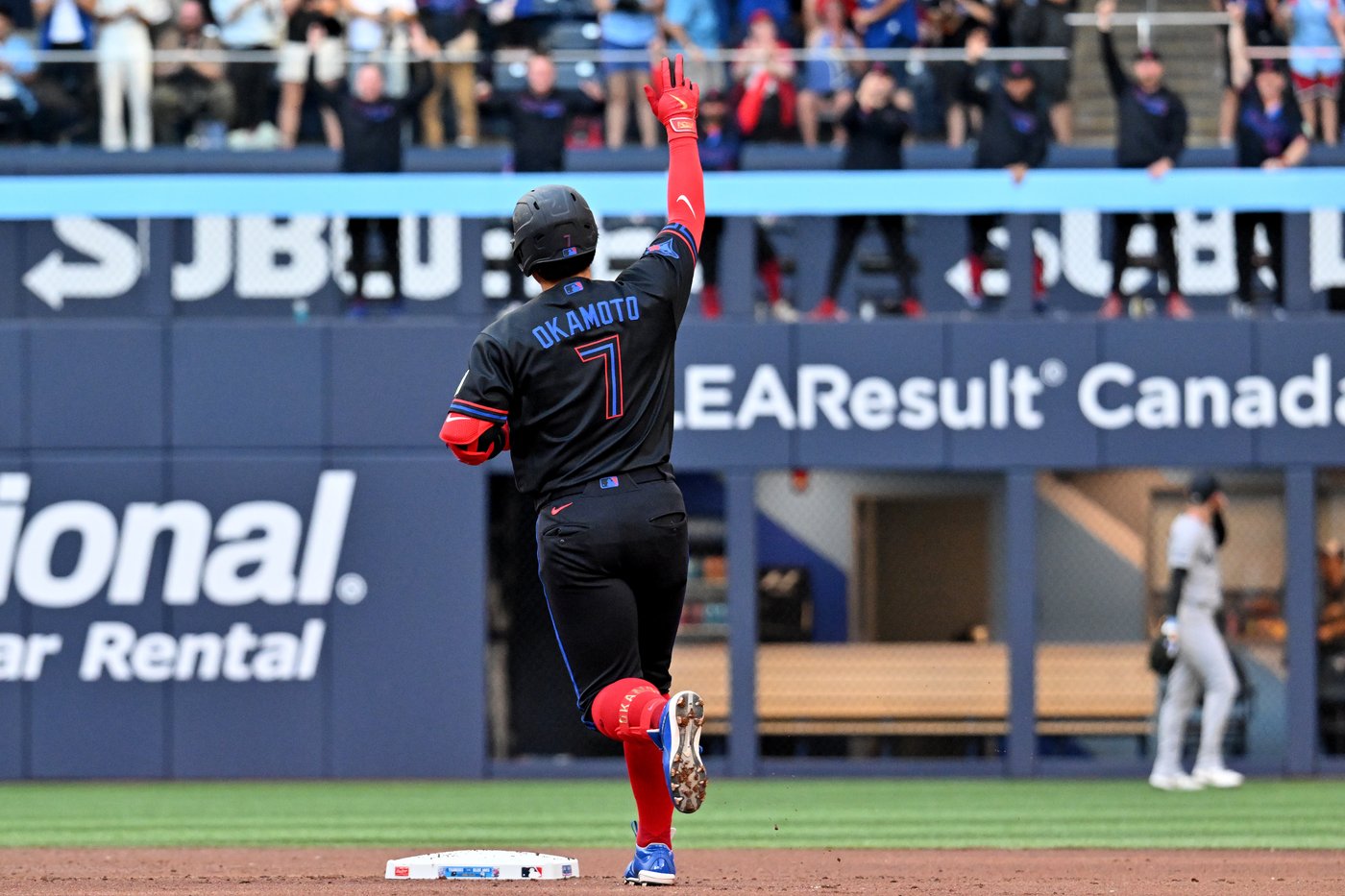 Kirk shines in return as Jays overpower Yankees 8-5 | iNFOnews.ca Kirk shines in return as Jays overpower Yankees 8-5 | iNFOnews.ca