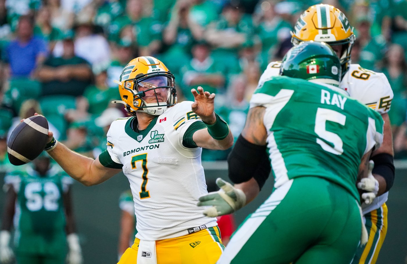 Harris throws for two TDs as Roughriders hold off Fajardo, Elks 21-18 | iNFOnews.ca Harris throws for two TDs as Roughriders hold off Fajardo, Elks 21-18 | iNFOnews.ca