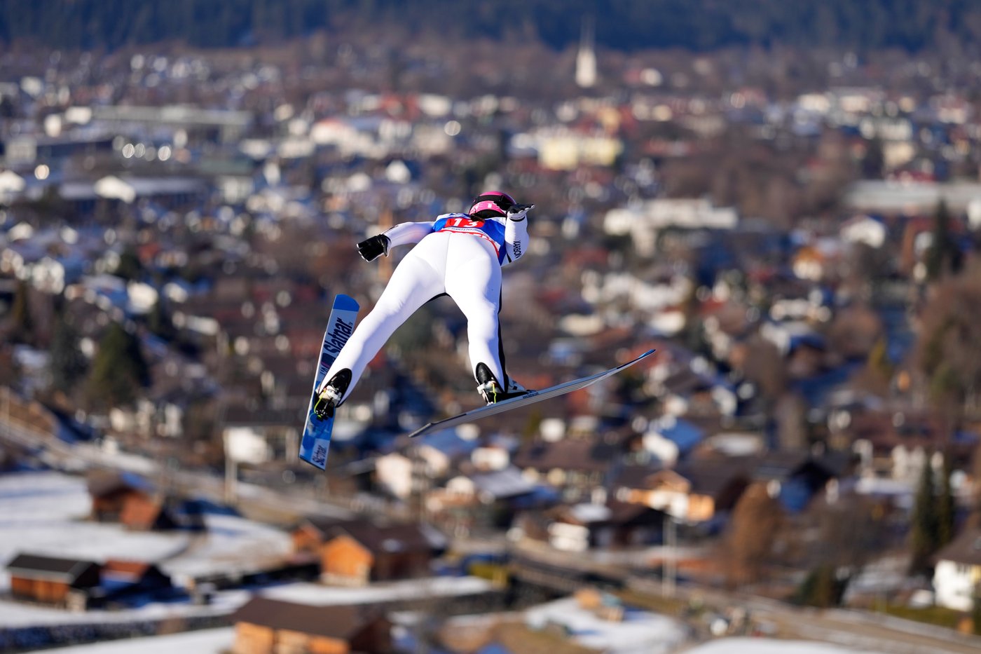 Canada's Abigail Strate earns World Cup ski jumping bronze medal | iNFOnews.ca