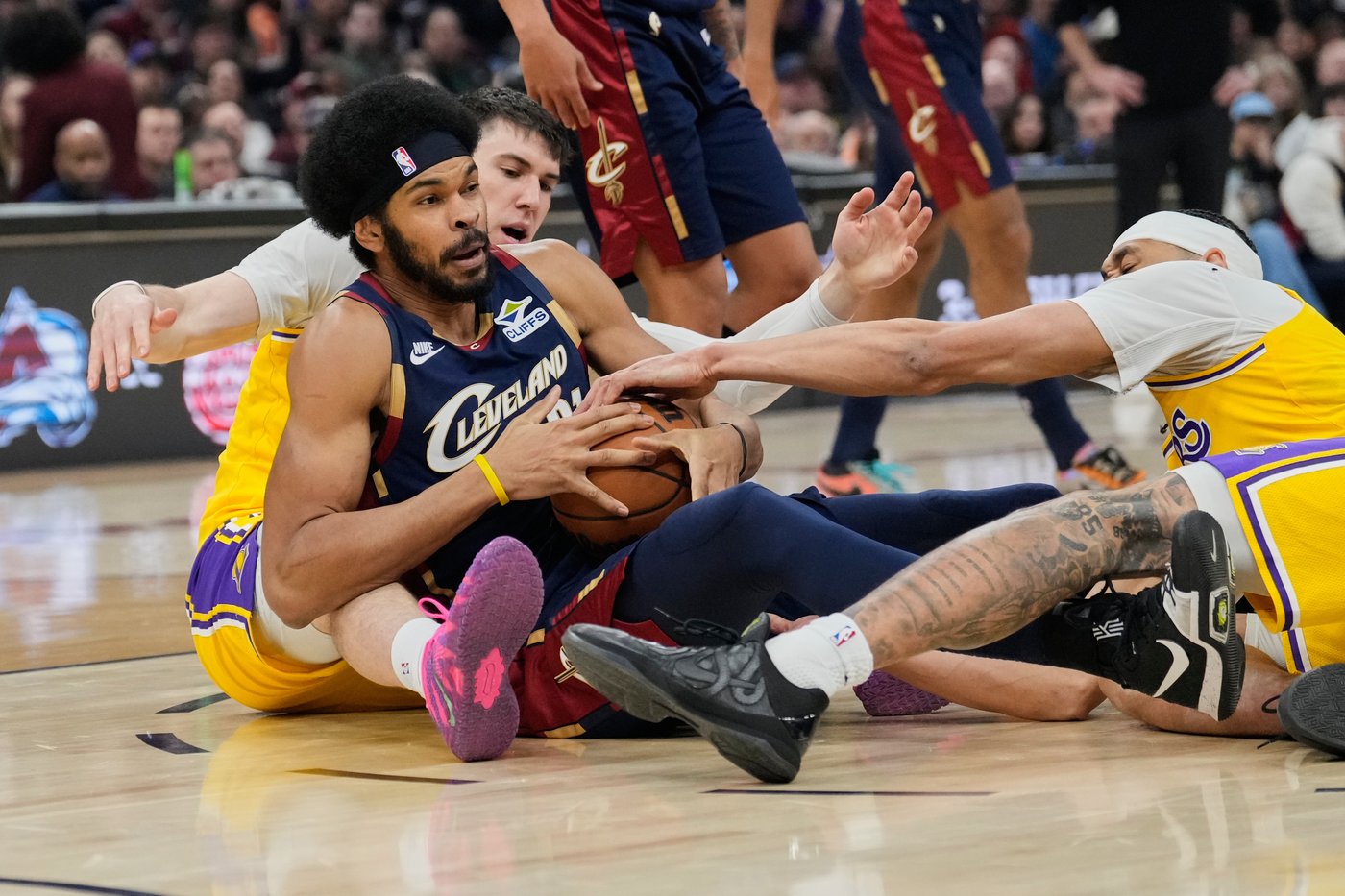 Cavaliers spoil LeBron James' return, riding big 3rd quarter to 129-99 romp | iNFOnews.ca Cavaliers spoil LeBron James' return, riding big 3rd quarter to 129-99 romp | iNFOnews.ca