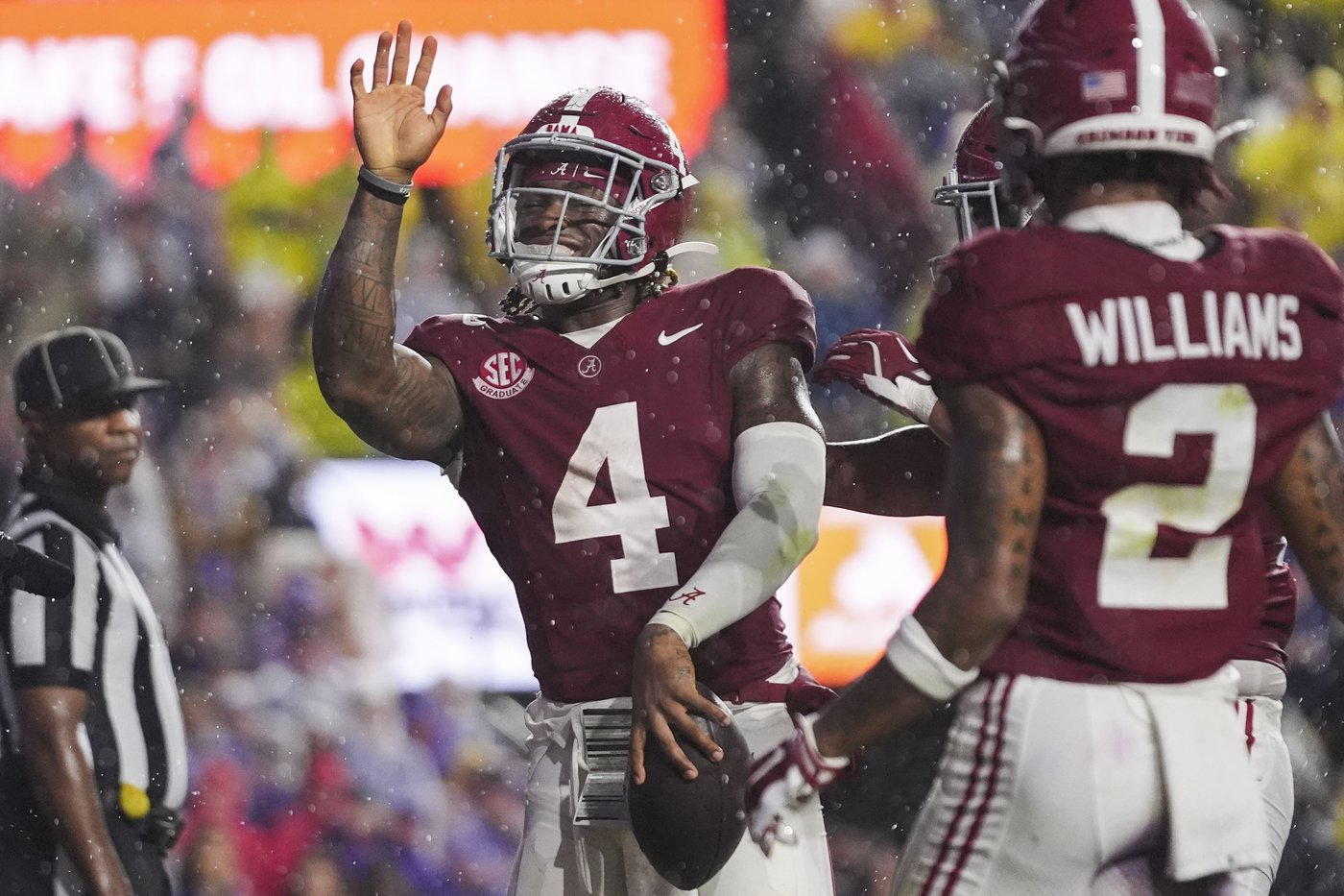 Jalen Milroe runs for career-high 185 yards and 4 TDs as No. 11 Alabama thrashes No. 14 LSU 42-13 | iNFOnews.ca