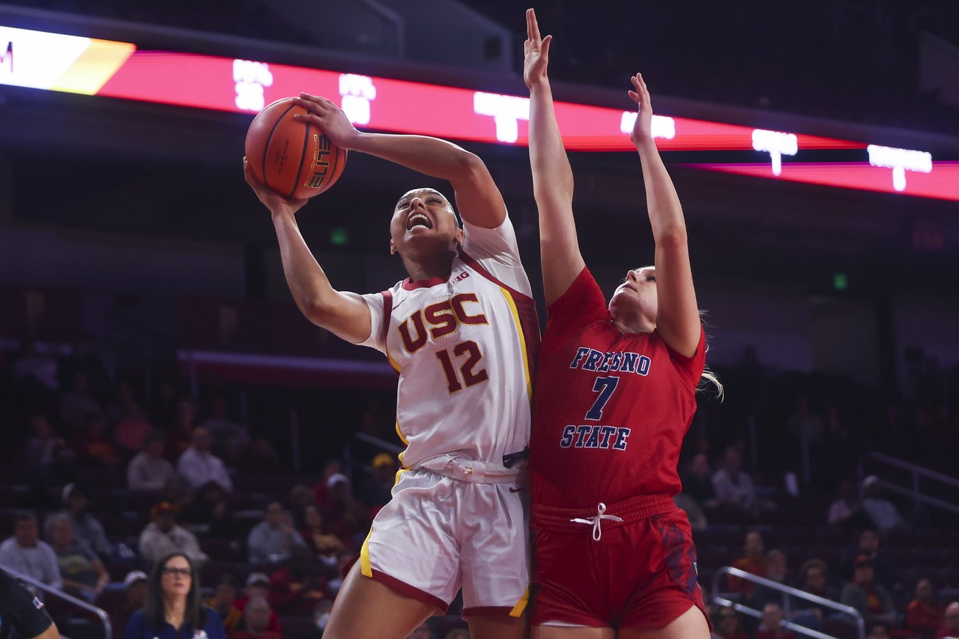 Southern Cal defeats Fresno State | iNFOnews.ca