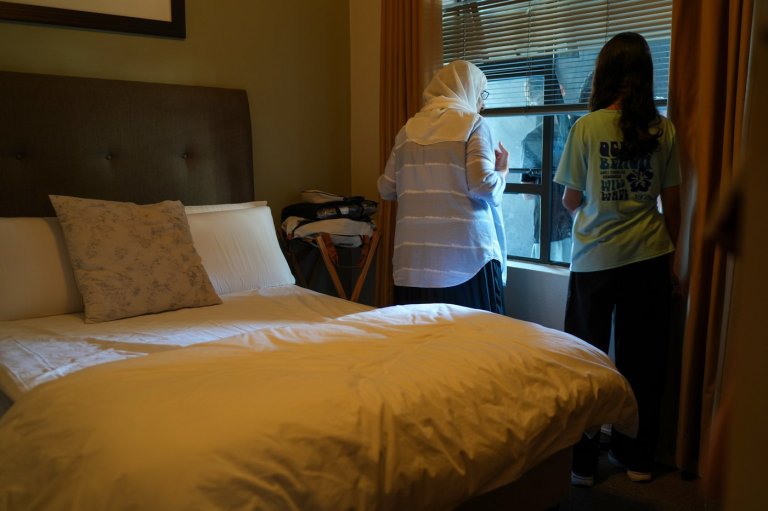 AP finds an Israeli group discreetly organized the mystery flights evacuating Palestinians from Gaza | iNFOnews.ca